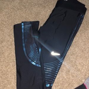 Nike Leggings (Size Small)